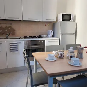 Biennale Bianco & Rosso Apartamento