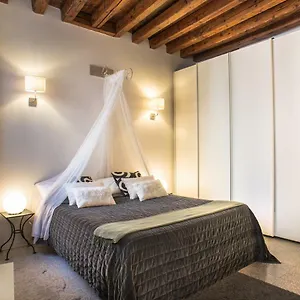 Terrazzina - Romantic Pied A Terre At The Heart Of Cannaregio District Apartamento