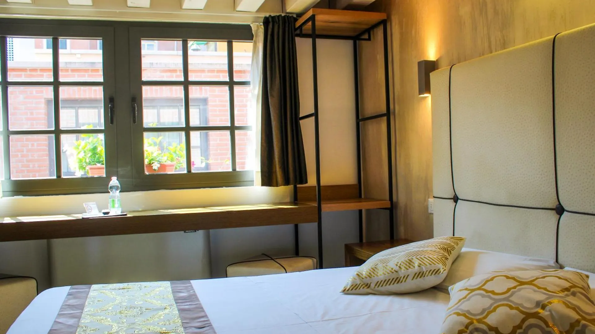 ***  Al Canal Regio - Guest House Venecia Italia